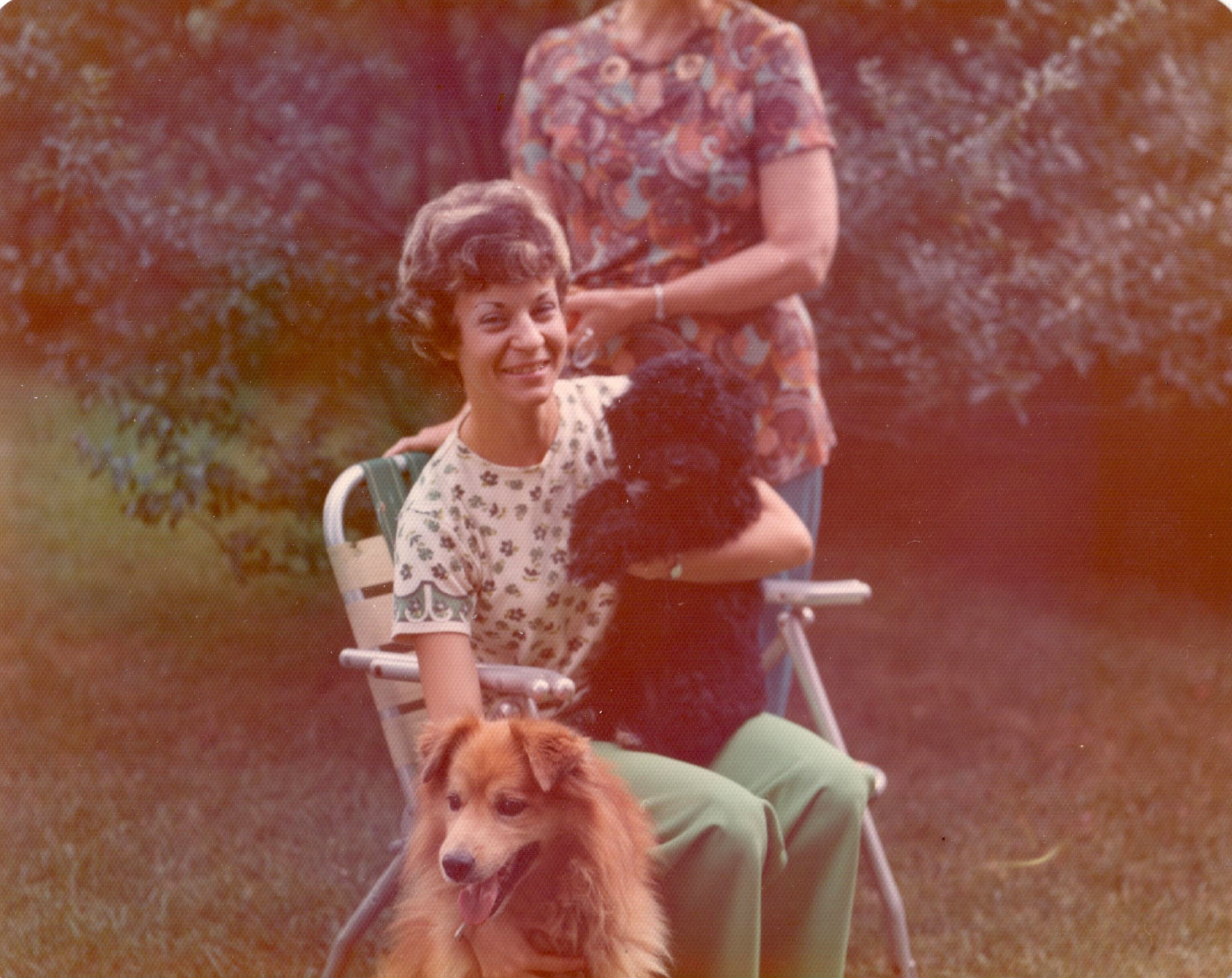 Elice after marriage with her first poodle Tosha and her mother Maxine at 1501 Charmuth Road